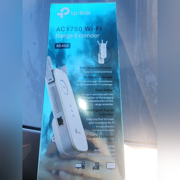 TP-Link AC1750 Wi-Fi Range Extender - Picture 3 of 5